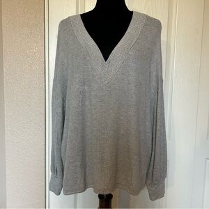 NWT Lulus Gray‎ Waffle Knit V Neck Sweater Size Small